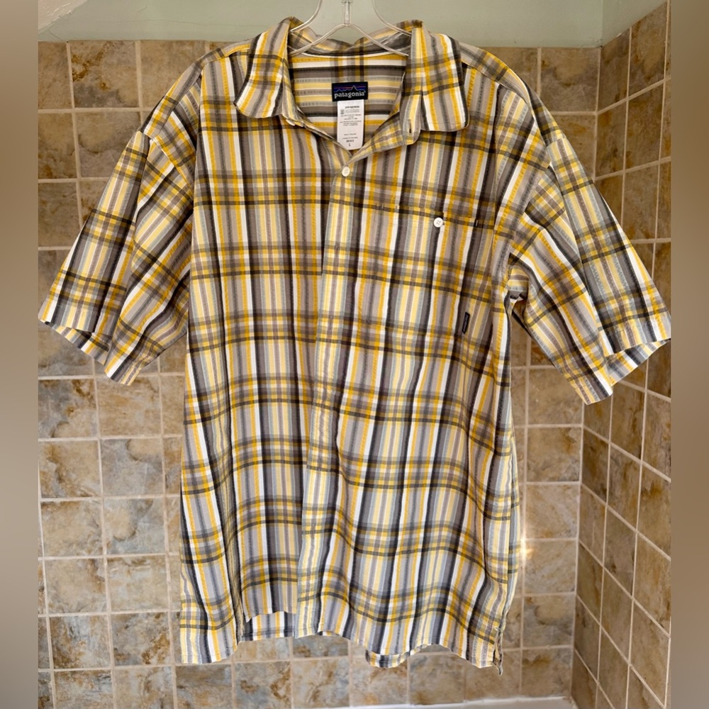 Patagonia Men's Plaid Shirt in Yellow and Gray